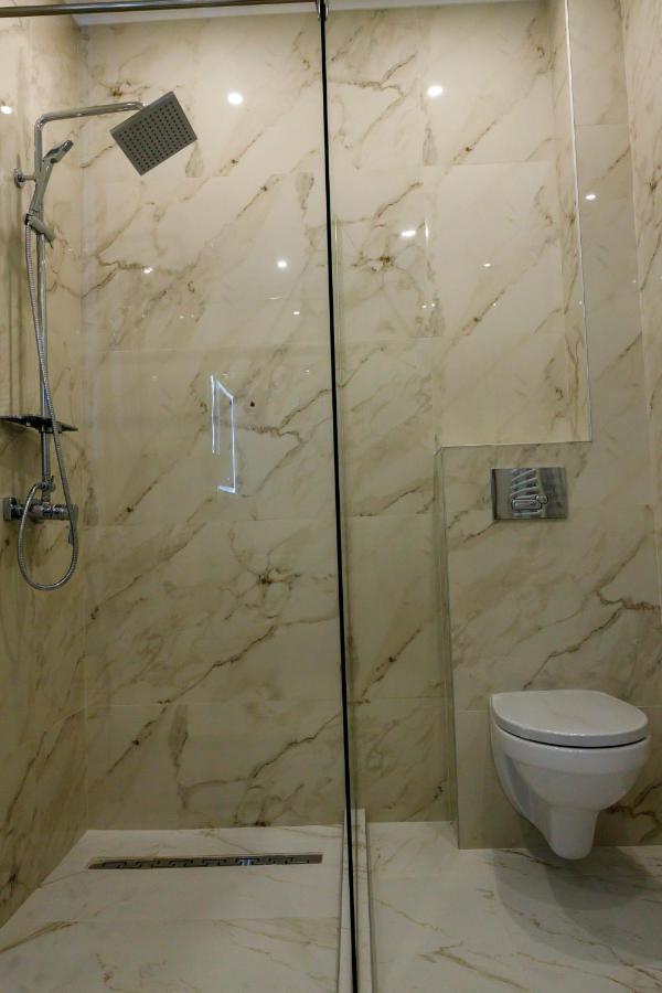 Hotel Sub Cetate Rîşnov Esterno foto
