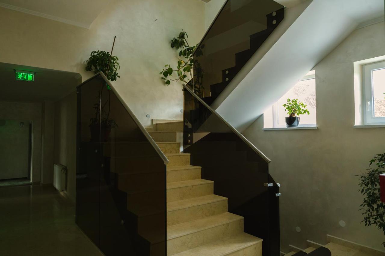 Hotel Sub Cetate Rîşnov Esterno foto