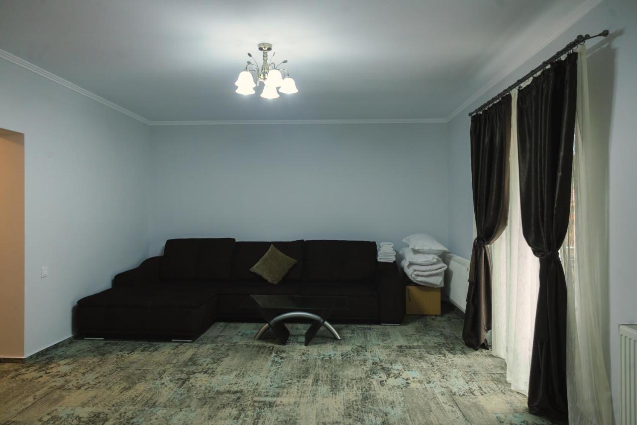 Hotel Sub Cetate Rîşnov Esterno foto