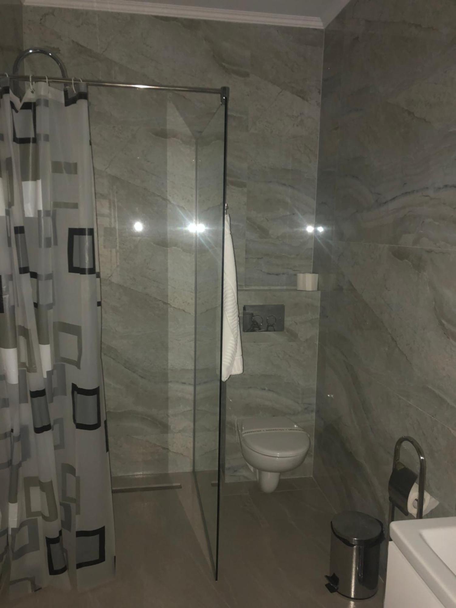 Hotel Sub Cetate Rîşnov Esterno foto