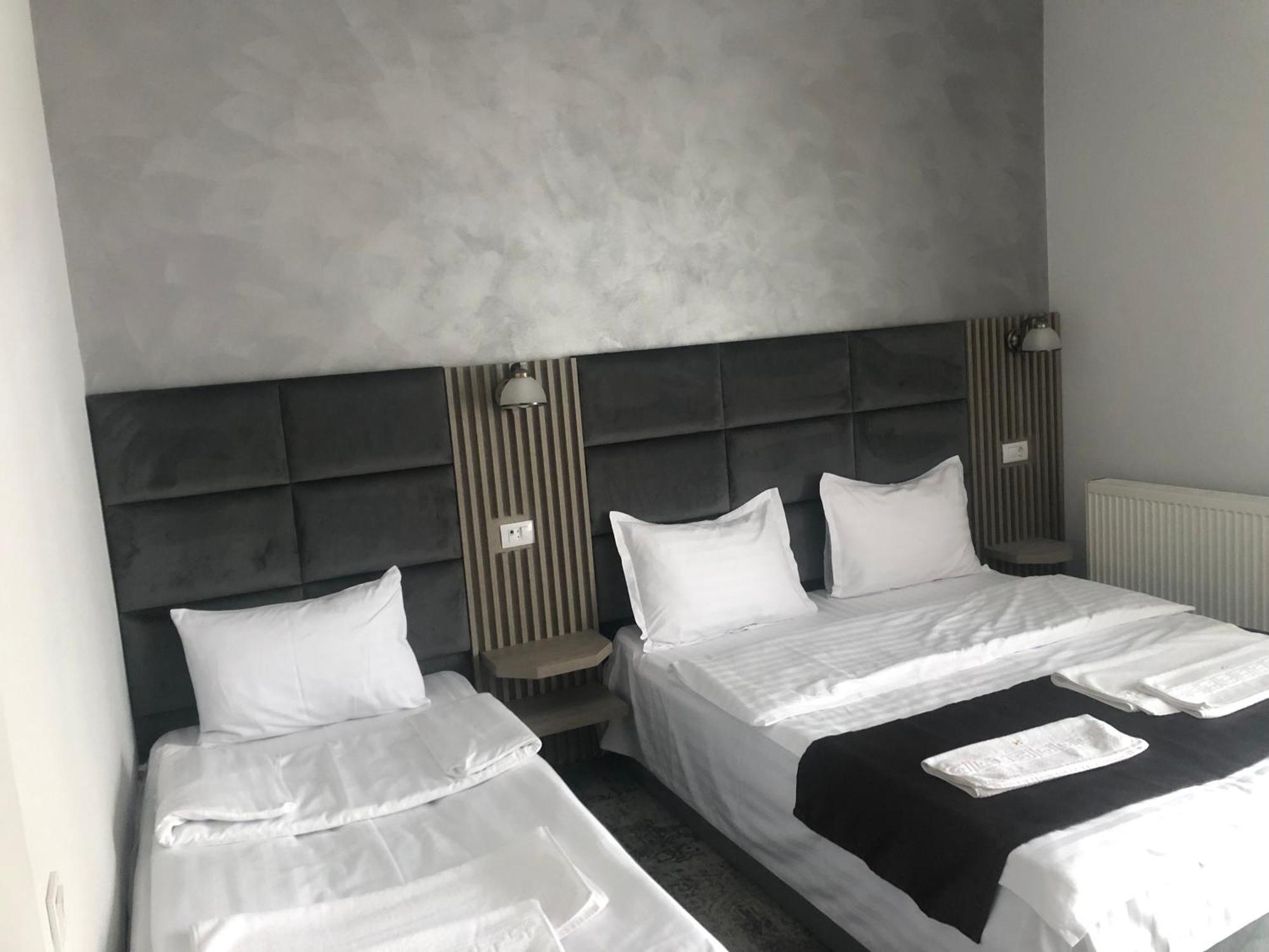 Hotel Sub Cetate Rîşnov Esterno foto