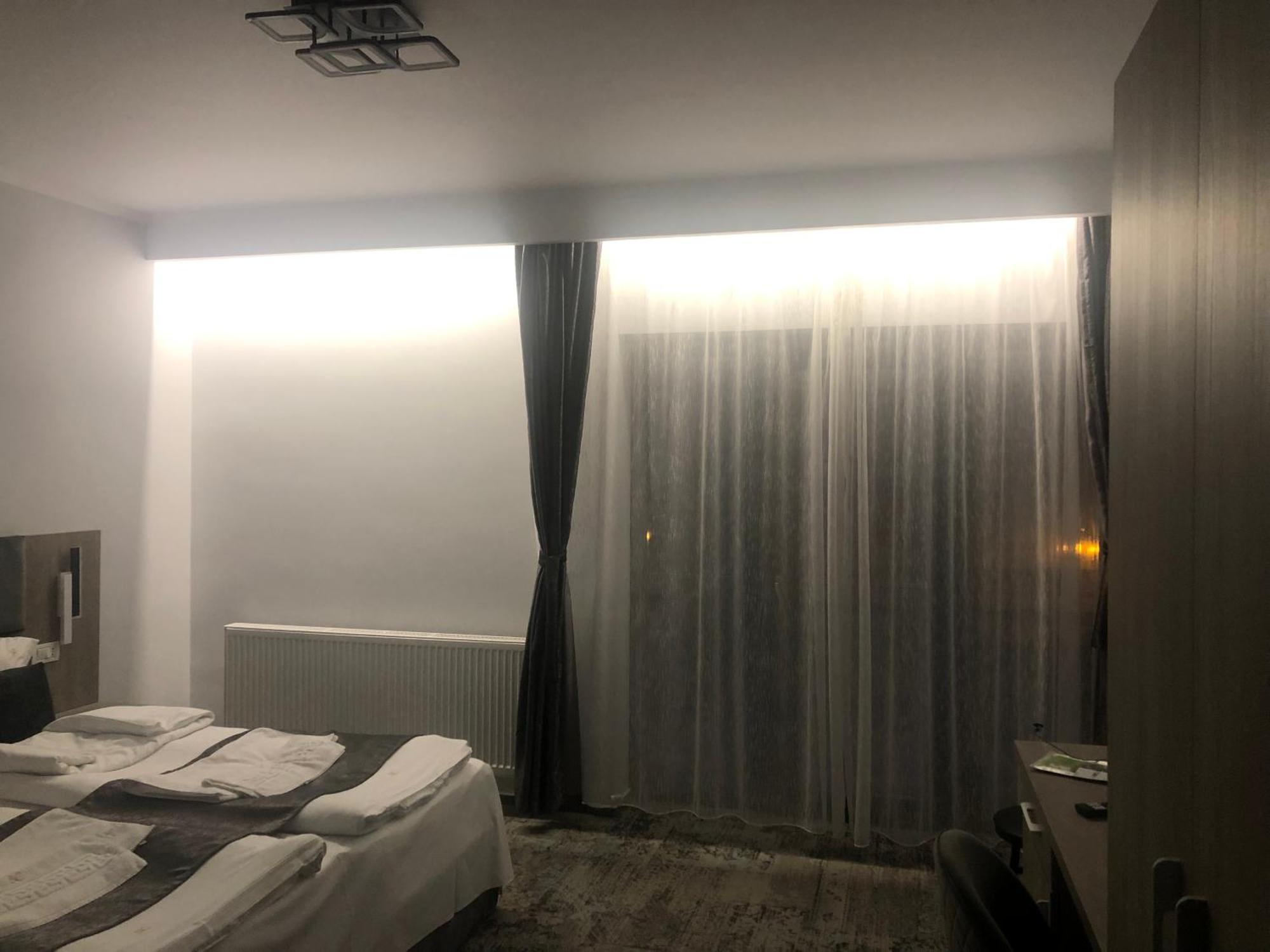 Hotel Sub Cetate Rîşnov Esterno foto